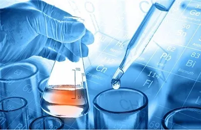 Y Prif Wahaniaeth Rhwng Gwlychu Asiant A Gwasgarwr